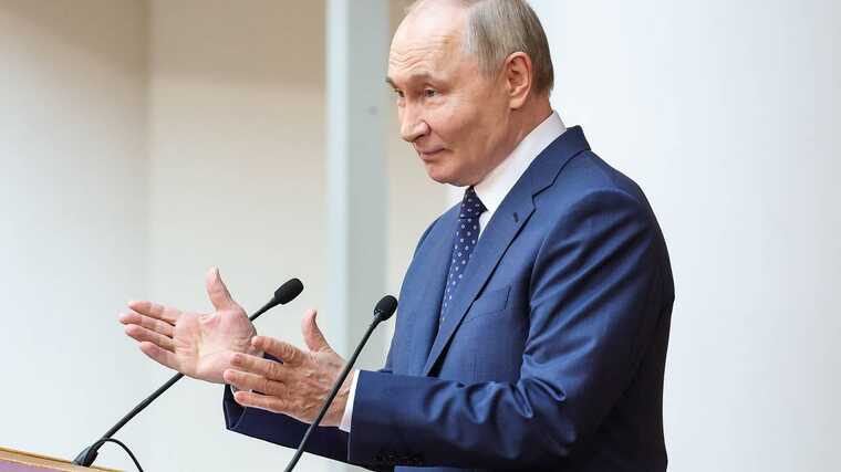 Путин предложил жителям Волгограда решить вопрос о переименовании города