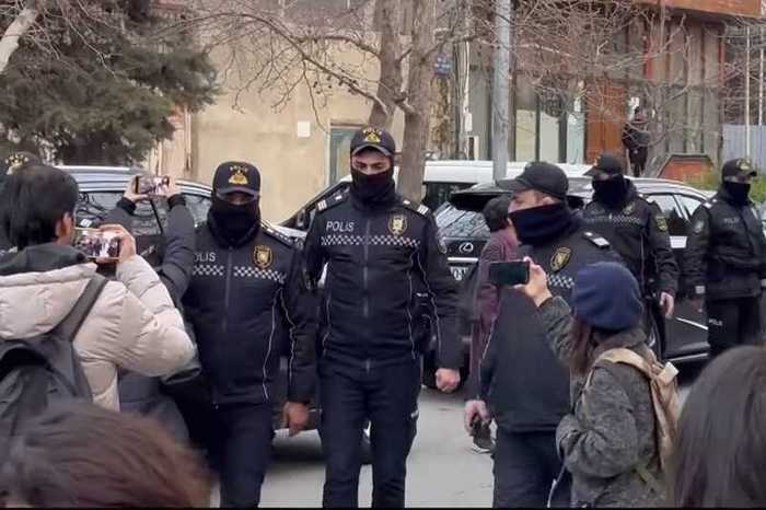 Власти Азербайджана начали охоту на медиа, финансируемые из-за рубежа