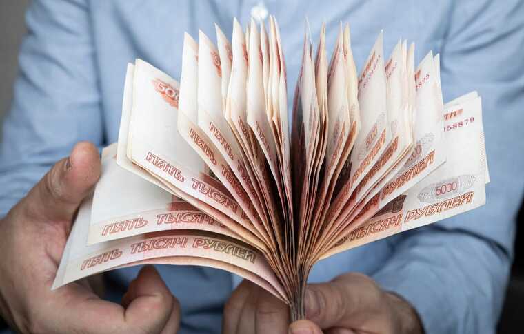 Средние зарплаты на бумаге и в реальности: исследование СЗФО показало разрыв между официальной статистикой и доходами жителей